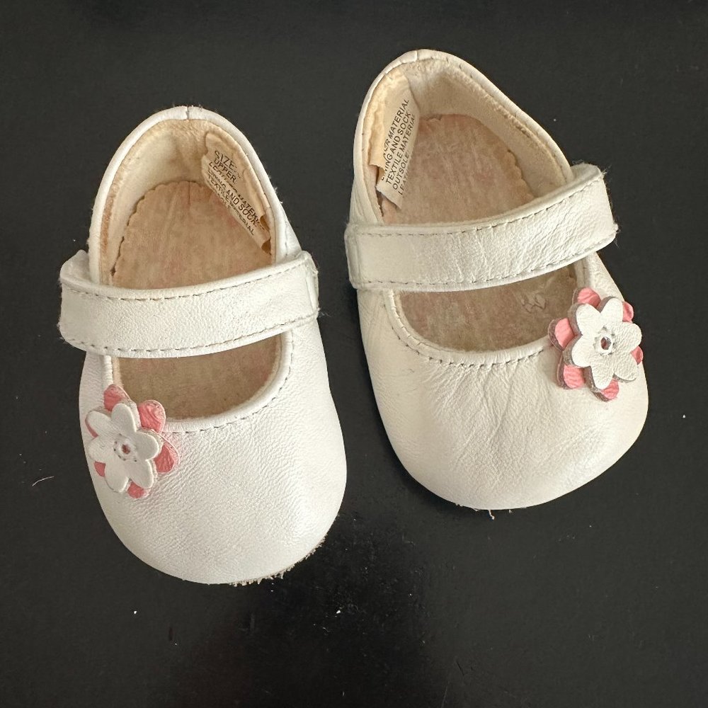 EUC White Newborn Slip on Shoes with Velcro Strap Closure Sz 1